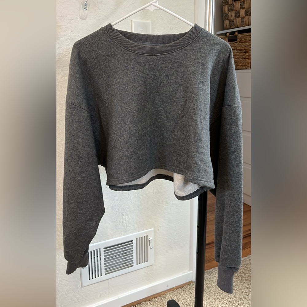 Cara Loren cropped fleece crew neck